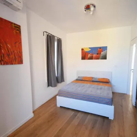 Delightful Penthouse View St Peter Appartement